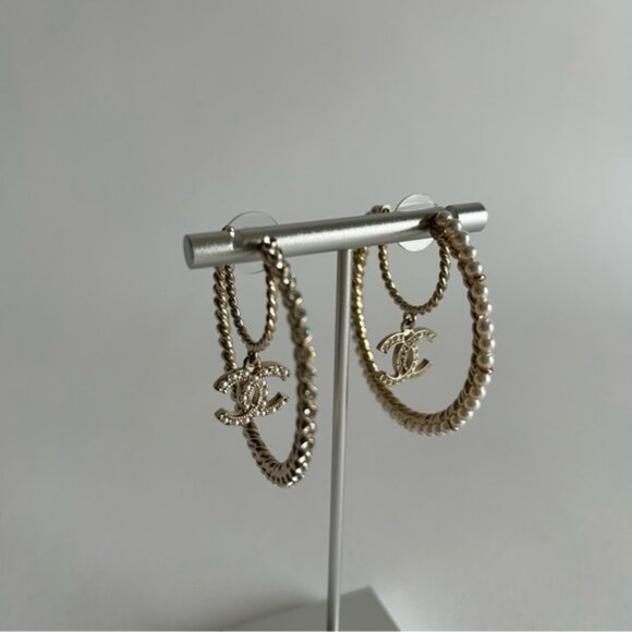 Chanel 2020 Crystal & Faux Pearl Mismatch Hoop Earrings - Picture 12 of 13